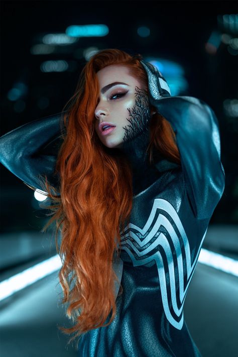 Venom Cosplay, Venom Girl, We Are Venom, Seluar Ketat, Superhero Cosplay, Christmas Portraits, Spider Girl, Marvel Spiderman Art, Marvel Cosplay