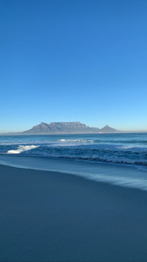 Exterior House Lights, South Africa Beach, Table Mountain Cape Town, Houses By The Beach, Cape Town Travel, Mountain Aesthetic, Beach Instagram Pictures, Vacation Mood, Table Mountain