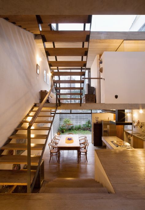 Juranda House by Apiacás Arquitetos. Asma Kat, Escalier Design, Japanese Interior, Japanese House, A Living Room, Open Floor, Open Floor Plan, 인테리어 디자인, House Inspiration