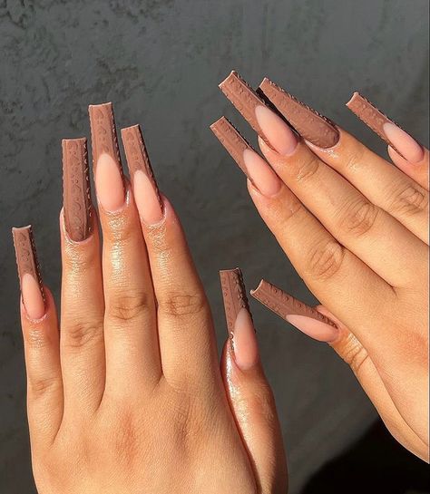 Brown Sweater Nails Acrylic, Fall Nails Sweater Design, Brown Sweater Nails, Sweater Print Nails, Sweater Nails Fall, Fall Nail Sets, Sweater Nails Designs, Sweater Weather Nails, Fall Sets Nails