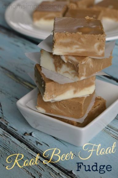 Root Beer Float Fudge - an easy recipe for any root beer lover! Root Beer Float Pie, Root Beer Float Recipe, Root Beer Float Cake, Float Recipes, Homemade Fudge Recipes, Fudge Recipes Easy, Cooking Challenge, Beer Float, Butter Fudge