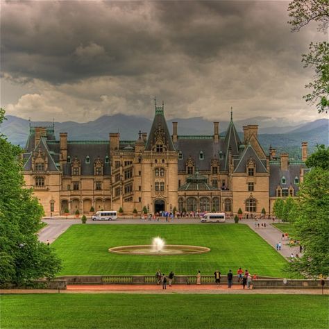 Mountain Roadtrip, North Carolina Attractions, American Castles, Houses In America, Biltmore House, North Carolina Travel, Black Dagger Brotherhood, The Biltmore, Biltmore Estate