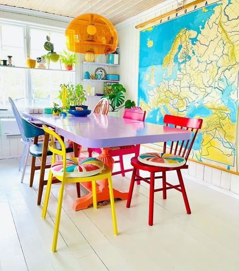 My Colourful Interior on Instagram: “It’s Friday beautiful humans! And this absolute stunner from @polkadotingrid stole the show for me today. So joyful, so bright, so…” Colourful Dining Table, Colorful Kitchen Table, Colour Dining Table, Colourful Dining Room, Bright Dining Room, Dinner Table Chairs, Modern Teen Boy Bedroom, Colorful Dining Room, Colourful Furniture