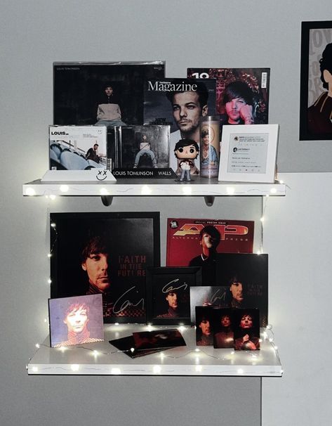 louiscore | louiecore | room deco idea/inspo | louis tomlinson Louis Tomlinson Bedroom Ideas, Louis Tomlinson Bedroom, One Direction Room Decor Ideas, Louis Tomlinson Room Decor, One Direction Room Decor, One Direction Bedroom, Louis Tomlinson House, 1d Albums, One Direction Room