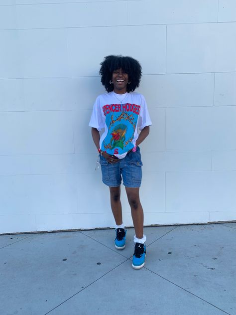 Street style, summer fashion inspo, tshirt inspo, jordans style, ruffle socks, curly hair Ruffle Socks, Ruffled Socks, Street Style Summer, Style Summer, School Outfits, Curly Hair, Curly Hair Styles, Jordan, Summer Fashion