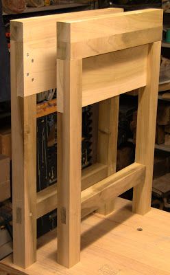 Scroll Saw Projects, Portable Workbench, Book Reference, Essential Woodworking Tools, Diy Workbench, Workbench Plans, Ideas Para Organizar, Woodworking Workbench, Router Woodworking