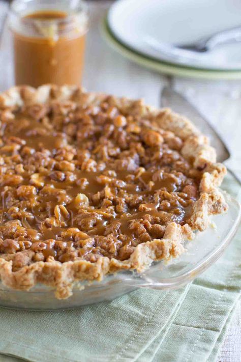 Peanut Butter Fudge Pie, Peanut Butter Crumble, Pretty Recipes, Peanut Butter Caramel, Taste And Tell, Fudge Pie, Butter Caramel, Butter Fudge, Peanut Butter Lovers