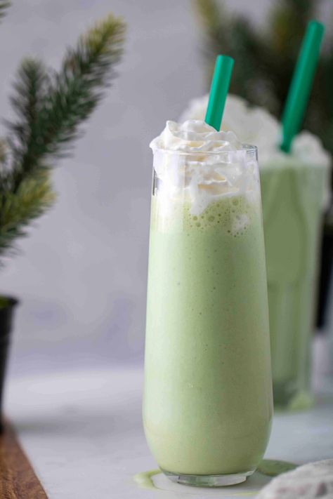 Matcha Frappe Recipe, Matcha Green Tea Frappuccino, Starbucks Green Tea Frappuccino, Starbucks Matcha Green Tea, Green Tea Frappuccino, Air Fryer Frozen French Fries, Matcha Shake, Matcha Frappuccino, Matcha Frappe