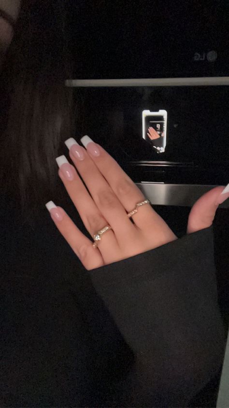 french nails white long black simple manucure aesthetic ongles blanc longs courts French Tip Nails Square, Wow Nails, Smink Inspiration, Hilarious Photos, Basic Nails, Casual Nails, Classy Acrylic Nails, Soft Nails, Stop Staring