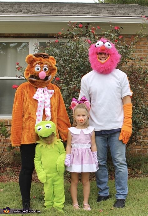 The Muppets Halloween Costumes, Muppet Family Costume, Muppets Costumes Diy, Muppets Family Costume, Muppet Costumes Diy, Muppet Costumes, Muppets Costume, Kermit The Frog Costume, Family Costumes Diy