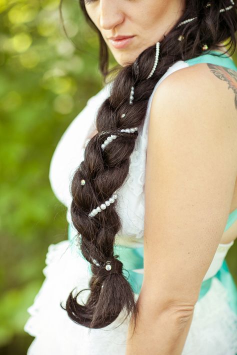 braided hairdo with pearls Cosmetology Ideas, Hairstyle Generator, Wedding Wishlist, Jamaica Wedding, Braided Hairdo, Braided Hairstyle, Boho Hair, Hair Idea, Program Ideas