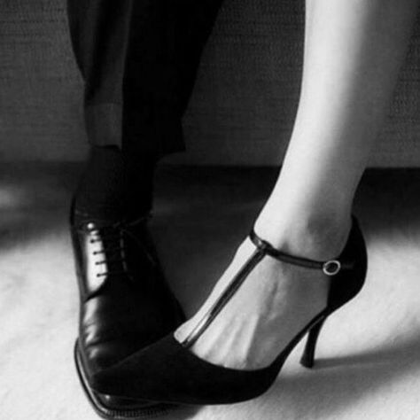 Mathilda Lando, Camila Parker, Rabastan Lestrange, Addicted Series, Gossip Girl, Black And White Photography, Tango, Couple Photography, Character Shoes