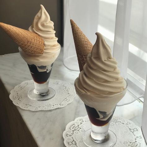 Coffee Ice Cream Aesthetic, Ice Cream Aesthetic, Cream Aesthetic, Soft Serve Ice Cream, Think Food, Cute Desserts, Soft Serve, Dessert Drinks, Food Obsession