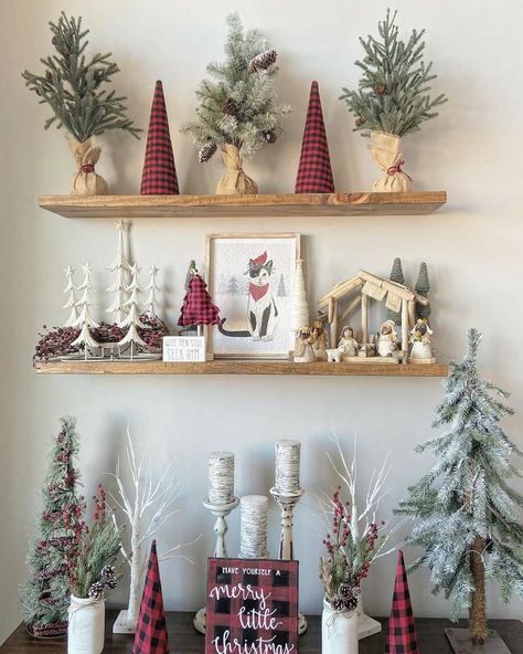 Floating Shelf Decor, Red Christmas Decor, Cabin Christmas, Traditional Christmas Decorations, Christmas Mantel Decorations, Christmas Kitchen Decor, Christmas Themes Decorations, Christmas Decorations For The Home, Christmas Mantels