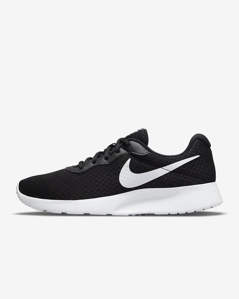 Shoe Storage Small Space, Nike Tanjun, Nike Training, Black Shoes Women, The Hype, Black White Fashion, Nike Cortez Sneaker, Shoe Storage, Shoes Nike