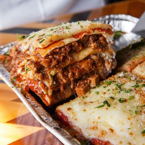 Brisket Lasagna Ny Pizza, Game Portal, Sicilian Style, Baked Lasagna, Parmesan Cream Sauce, Html 5, New York Style Pizza, Beef Casserole Recipes, Restaurants Food