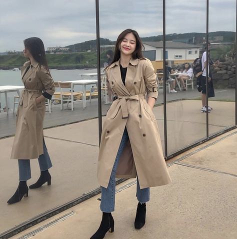 Long Coat Outfit Korean Style, Korean Outfits For Winter, Korean Trench Coat Outfit, Tracking Outfit, Korean Trench Coat, Korean Winter Outfits, Trench Coat Outfit, Japan Outfit, Winter Fashion Outfits Casual