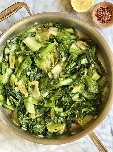 Escarole Recipes, Lean Recipes, Deep Dish Pizza Recipe, Lemon Salad, Csa Recipes, Lean Meals, Veggie Side Dishes, Meat Free, Red Pepper Flakes