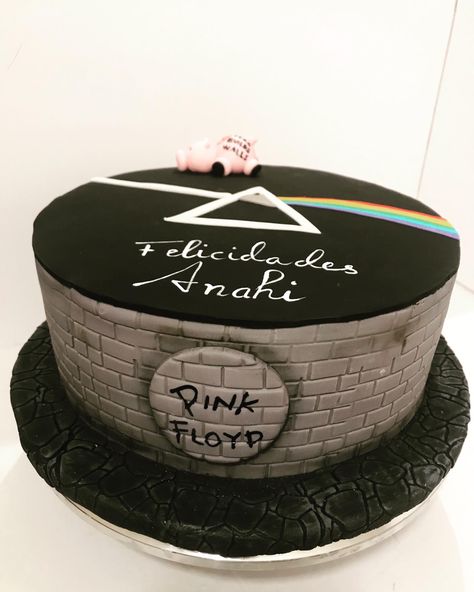 Pink floyd cake , the wall cake Pink Floyd Cake, Dance Cakes, Pink Floyd Wall, Birthday Cakes For Women, Cakes For Women, Pink Floyd, Birthday Cakes, Cake Ideas, The Wall