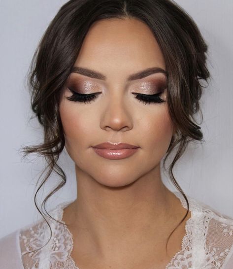 Wedding Airbrush Makeup Brunette, Bridal Makeup Gold Smokey Eye, Glamorous Bridesmaid Makeup, Make Up For Maid Of Honor Makeup, Bridal Wedding Makeup For Brown Eyes, Makeup For Taupe Dress, Bridal Makeup For Round Eyes, Outdoor Wedding Makeup The Bride, Champagne Bride Makeup