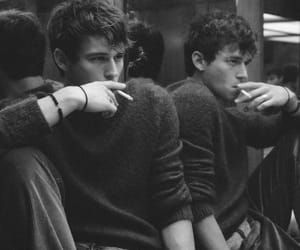 brandon flynn, justin foley, and actor image Brandon Flynn 13 Reasons Why, Brandon Flynn, 13 Reasons Why Reasons, Alisha Boe, Justin Foley, Thirteen Reasons Why, Love French, 90's Fashion, 13 Reasons