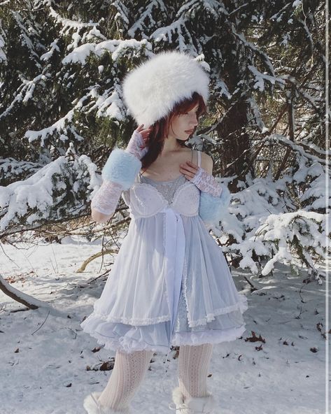 Winter Fairy Dress, Snow Fairy Outfit, Winter Ethereal Outfit, Ice Fairy Outfit, Ice Fairy Costume, Winter Fairy Outfit, Snow Fairy Costume, Fairycore Winter, Water Fairy Costume