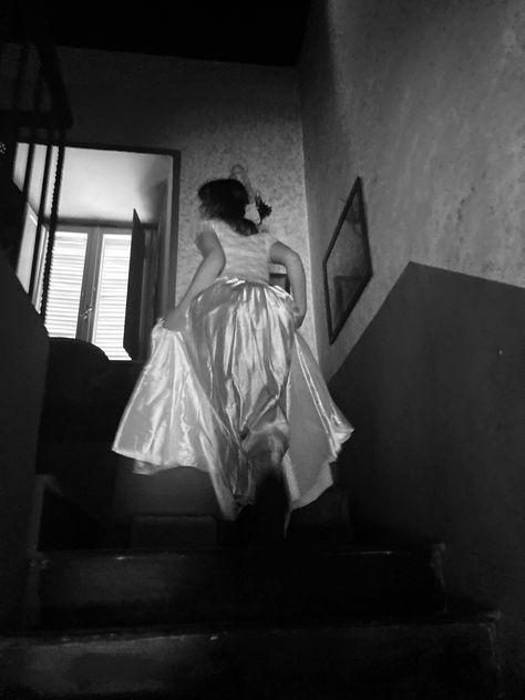 Old House Photoshoot Ideas, Old House Photoshoot, Running Up Stairs, Intermediate Drawing, Garden Gown, Formal Photoshoot, White Dress Aesthetic, House Photoshoot, Walking Up Stairs