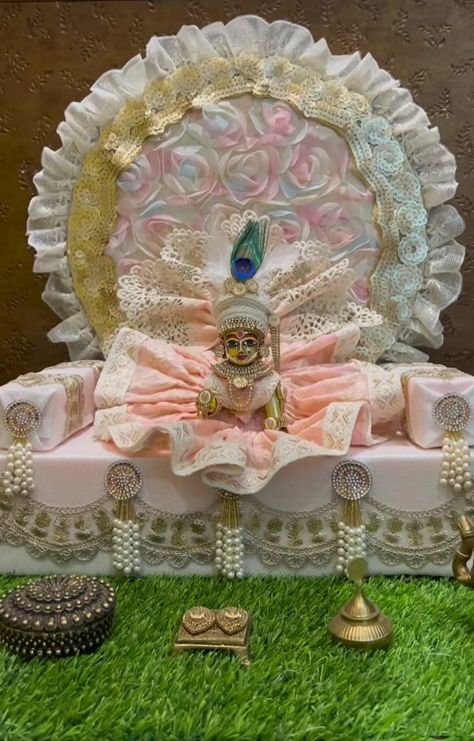 Ladu Gopal Jhula Decoration, Crystal Room Decor, Mandir Decoration, Diy Projects To Make And Sell, Thali Decoration Ideas, Janmashtami Decoration, Laddu Gopal Dresses, Little Krishna, Goddess Decor