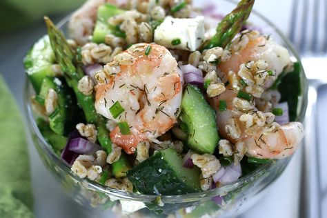 Shrimp Farro Salad, Faro Salad, Ancient Grains Salad, Dill Cucumber, Cocktail Shrimp Recipes, Greek Turkey Burgers, Yummy Seafood, Farro Salad, Easy Fish Recipes