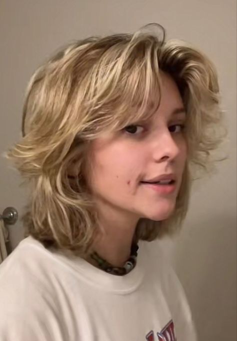 Shaggy Bob Haircut Curly, Rockstar Blowout Haircut Short, Extremely Layered Hair Medium, Shaggy Short Hair No Bangs, Wolfcut In Ponytail, Wavy Shag No Bangs, Mid Length Wolf Cut Straight Hair, Neck Length Shag Haircut, Queer Shoulder Length Hair