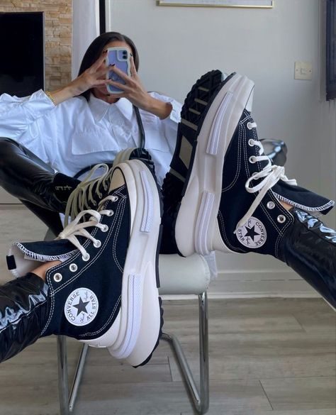 All Star Outfits, Converse Platforms, Boyish Outfits, Converse Run, Converse Star, Converse Run Star, All Nike Shoes, Converse Style, Diy Fashion Clothing