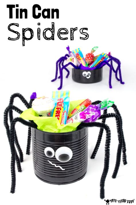 Craft For Halloween, Spider Craft, Easy Halloween Craft, Dulceros Halloween, Halloween Spiders, Kids Craft Room, Spider Crafts, Halloween Crafts For Toddlers, Creepy Halloween Decorations