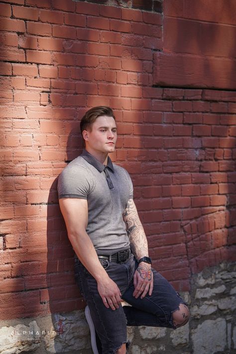 Men Leaning Against Wall, Leaning Against A Wall Reference, Guy Leaning Against Wall, Lean Pose, Man Leaning Against Wall, Leaning Against Wall Pose Reference, Leaning Against Wall, Pose Practice, Photography Male