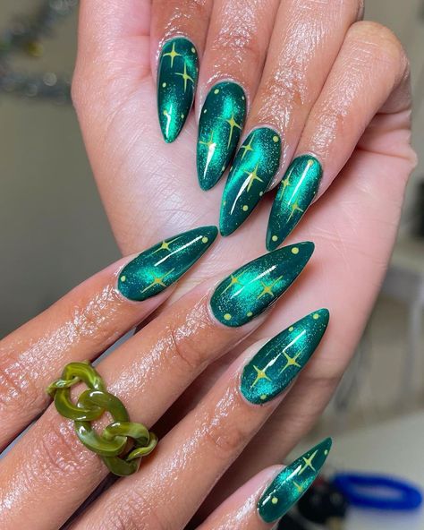 Green Nail Art, Nails Yellow, Summer Nail Designs, Magic Nails, Liner Brush, Magnetic Nails, Painted Nail Art, Coffin Shape Nails, Gel Art