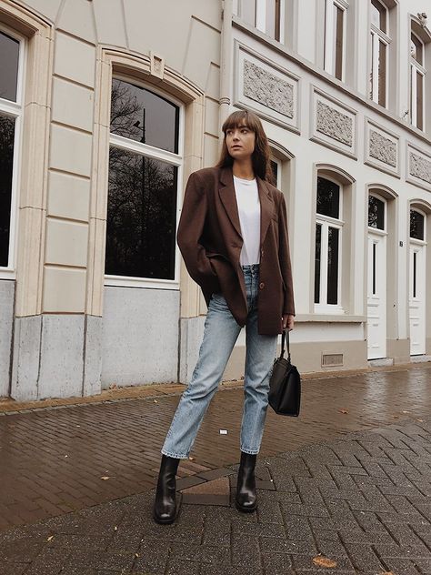 Oversized Camel Coat Outfit, Pijamas Women, Fall Fashion Coats, Elegante Y Chic, Beige Blazer, Blazer Outfit, Brown Blazer, Looks Street Style, Coat Outfits