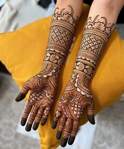 Long Mehandi Designs For Front Hand, Hair Stails, Mehndi Design For Bride, Palm Henna Design, Engagement Mehndi Design, Latest Mehndi Designs Wedding, Mehandhi Designs, Simple Mehendi, Tanjore Art