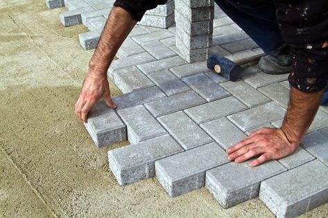 Construction of pavement Diy Stone Patio, Brick Paver Patio, Building A Patio, Concrete Patios, House Foundation, Diy Shades, Block Paving, Brick Pavers, Brick Flooring