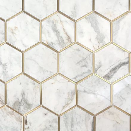 Flower Marble Backsplash, Marble Bathroom Tile Combinations, Marble And Brass Tile, Bathroom Statement Wall Tile, Gold White Backsplash, Bathtub Backsplash Ideas, Tile With Gold Accents, Bianco Orion, Brass Tile