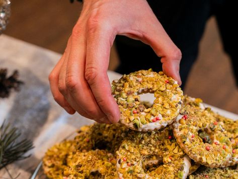 Pistachio Wreath Cookies - NewsBreak Do Nothing Cake, Italian Rainbow Cookies, Peach Cookies, Wreath Cookies, Pistachio Cookies, Cookie Table, Dungeness Crab, Rainbow Cookies, Chicago Food