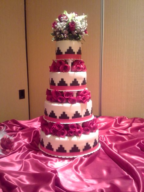 Navajo Basket Weave Wedding Cake Native American Cake, Navajo Basket, Groom Cake Toppers, Western Wedding Cakes, American Wedding Dress, Native Wedding, Navajo Wedding, Wedding Cakes Ideas, Navajo Culture