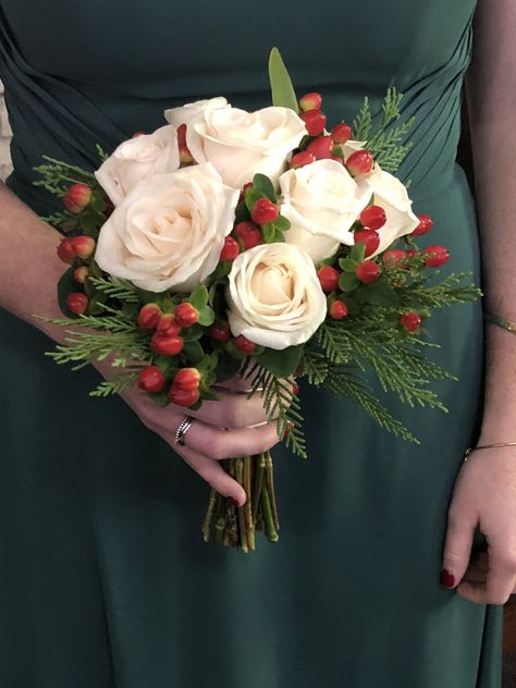 Evergreen Bridesmaid Bouquet, Bridesmaid Bouquet Christmas, December Bouquet Wedding, Small Christmas Wedding Bouquet, Christmas Theme Bouquet, Diy Winter Bouquet, Bridesmaid Winter Bouquet, Christmas Wedding Bridesmaid Bouquet, Christmas Boutineer