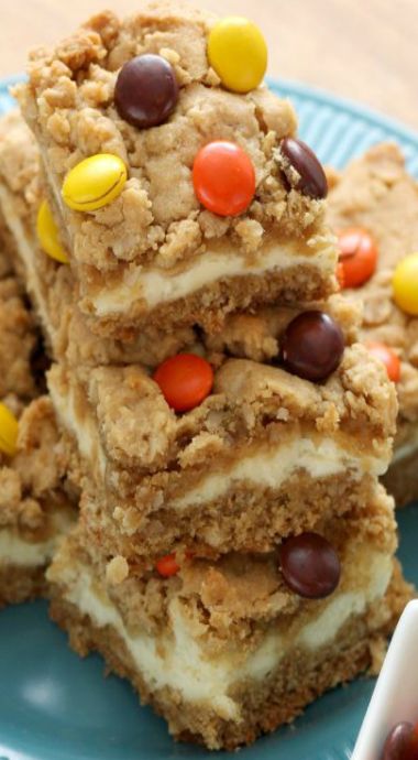 Peanut Butter Cheesecake Cookies, Desserts Peanut Butter, Cookie Cheesecake Bars, Recipes Peanut Butter, Cookies And Candy, Butter Desserts, Cookie Cheesecake, Reese's Pieces, Dessert Bar Recipe