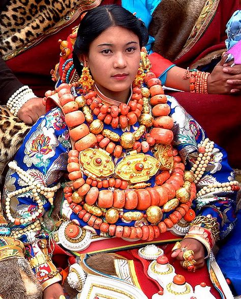 Tibetan Costume, Tibetan Woman, Tibetan Jewelry, Golden South Sea Pearls, Arts Festival, Indigenous People, We Are The World, Traditional Costume, Folk Costume