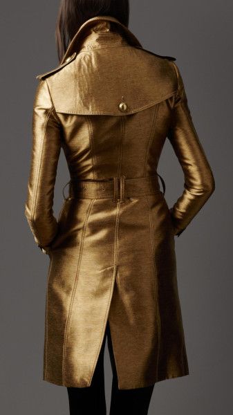 Burberry Metallic Trench Coat in Gold (gold ochre) - Lyst Trench Coat Outfit, Burberry Coat, Gold Jacket, Goldie Hawn, Burberry Trench, Burberry Trench Coat, Fragrances For Women, British Outfits, Stylish Coat