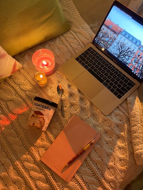 Coquette Evening Routine, Evening Routine Aesthetic Photo, Night Time Routine Aesthetic Photos, Relax Day Aesthetic, Night Routine Pictures, Skincare Night Aesthetic, Cozy Nights Aesthetic, Night In Aesthetic Cozy, Relaxing Night Aesthetic