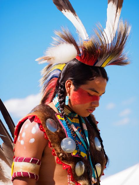 Julyamsh Pow Wow Native Dancer, Native American Dance, Native American Regalia, Native American Men, Indigenous Americans, Indian Heritage, Pow Wow, Native American History, Native American Culture