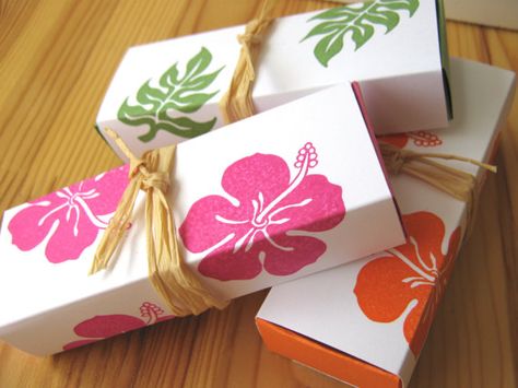 Tropical Hibiscus Island Style Wedding Favor Boxes, Hawaii Wedding Favor Hawaiian Style Wedding, Hawaiian Wedding Favors, Island Style Wedding, Island Night, Tropical Wedding Favor, Coffee Wedding Favors, Creative Wedding Favors, Inexpensive Wedding Favors, Coffee Wedding