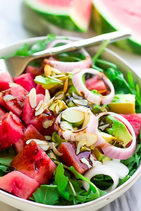 This delicious watermelon arugula salad is packed with flavor! Sweet, juicy watermelon, buttery avocado chunks, red onion slices, arugula and sweet/tangy balsamic vinegar. #vegan #salad #watermelon #healthy Avocado Chunks, Watermelon Arugula Salad, Watermelon Mint Salad, Salad Watermelon, Sashimi Recipe, Arugula Salad Recipes, Oil Free Vegan Recipes, Salad With Avocado, Juicy Watermelon