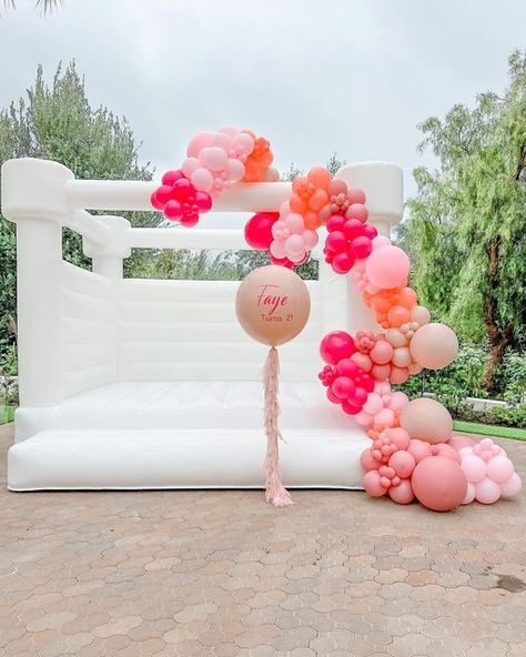 Balloons On Bounce House, Bounce House Balloon Garland, Dolly Parton Birthday, Pink Graduation Party, Castle Bounce House, Jump House, Ballon Art, Pink Graduation, Wedding Binder