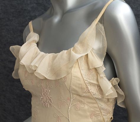 The ruffles outlining the panels add to the drama. The outer layer of chiffon is hand embroidered with pink silk floss flowers. Embroidered Silk Dress, Silk Princess Dress, 1930s Clothing, Hollywood Style, 20th Century Fashion, Vintage Textile, Evening Dress Fashion, Hollywood Fashion, The Drama